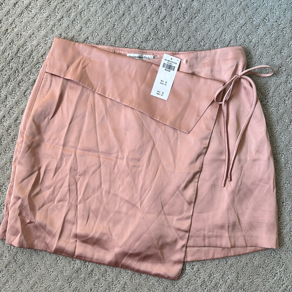 Abercrombie & Fitch satin dusty pink skirt